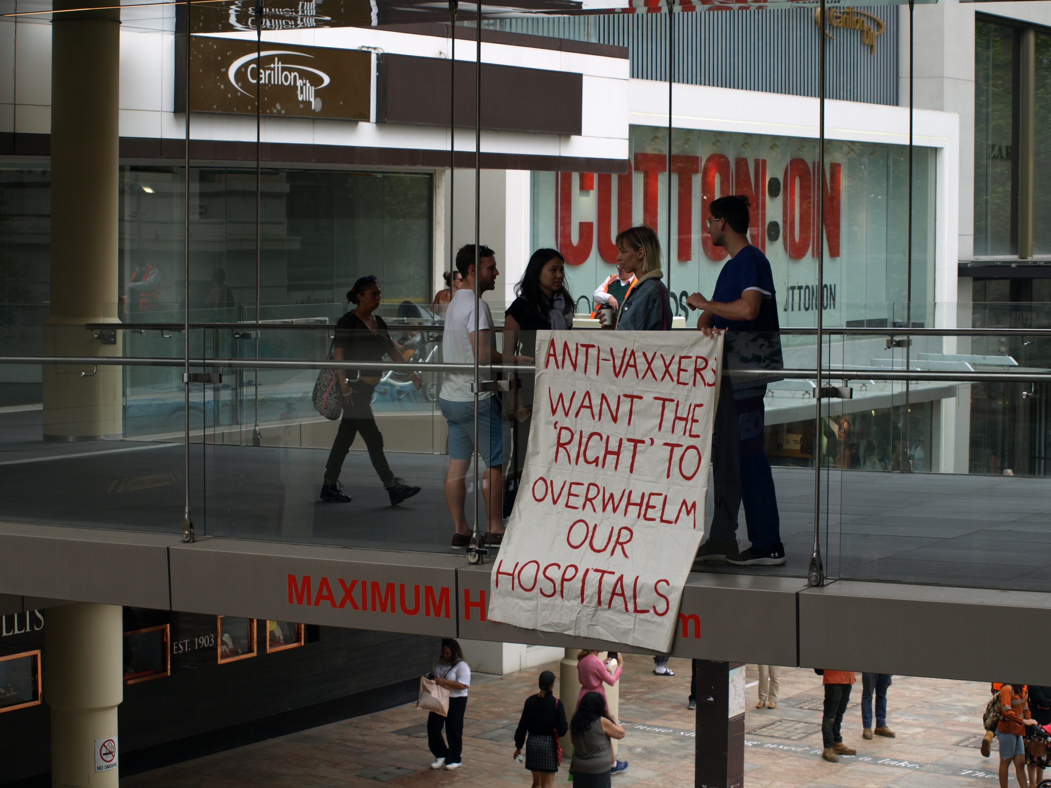 A small counter-protest against anti-vaxxers was seen.